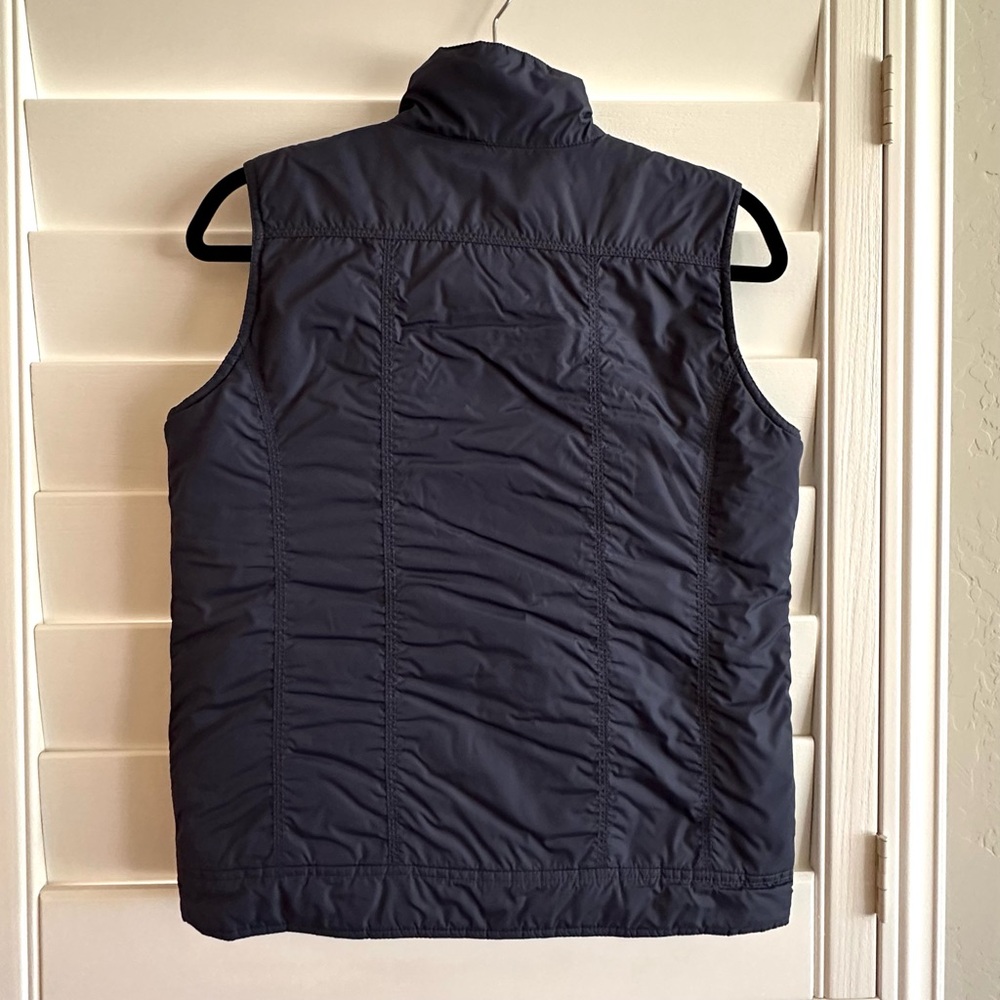 Carhartt Women's Navy Puffer Vest size XS - Picture 2 of 7